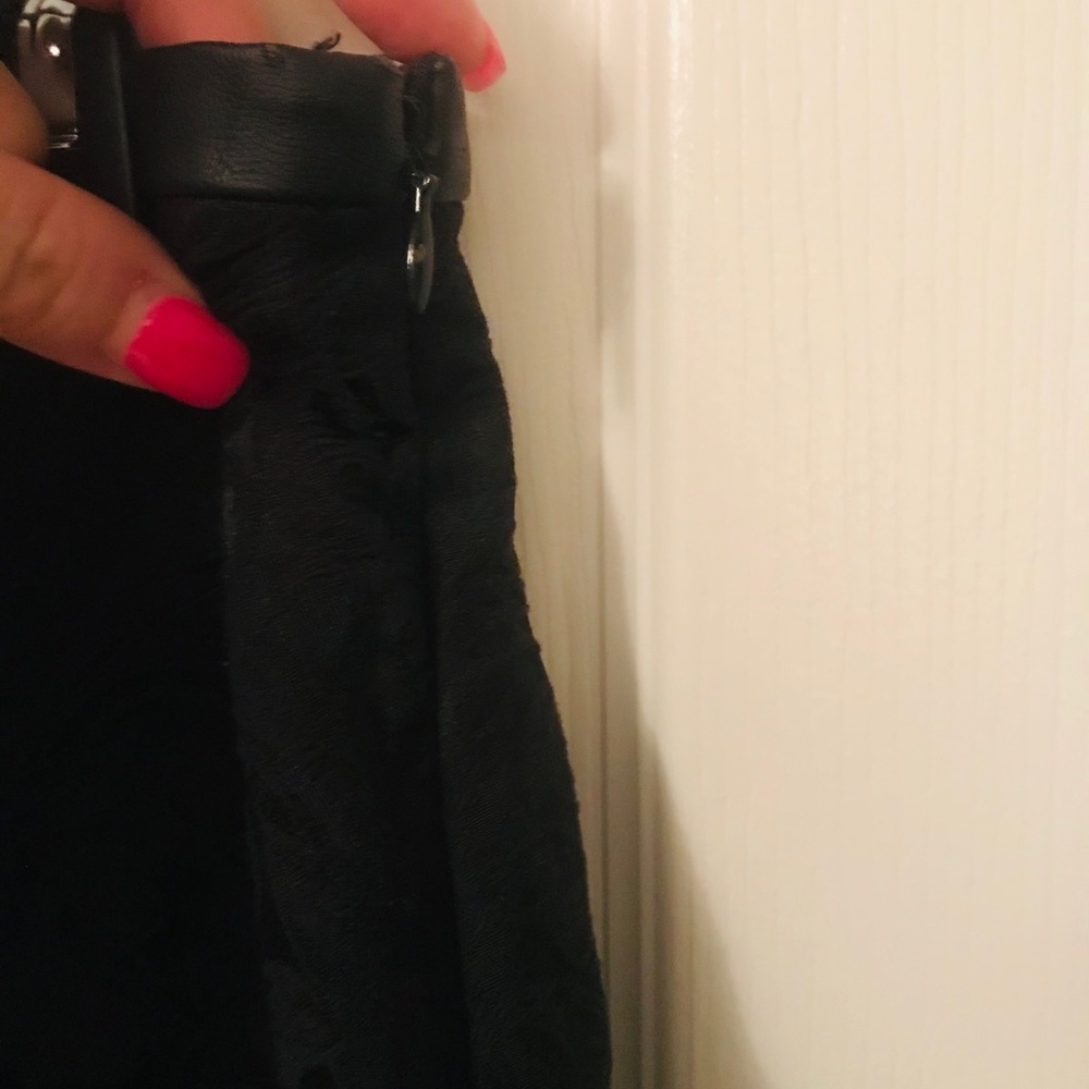 🌸 Black Express Peplum Hem Skirt - Picture 5 of 7